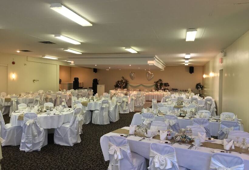 فندق Fairway Inn