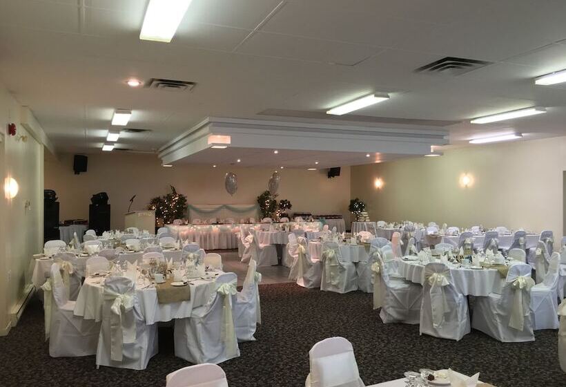 فندق Fairway Inn