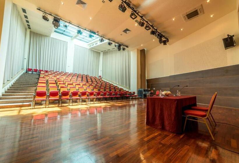 Flamingo Grand Hotel & Spa