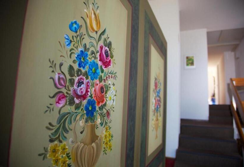 בית מלון כפרי Garni Rösslipost