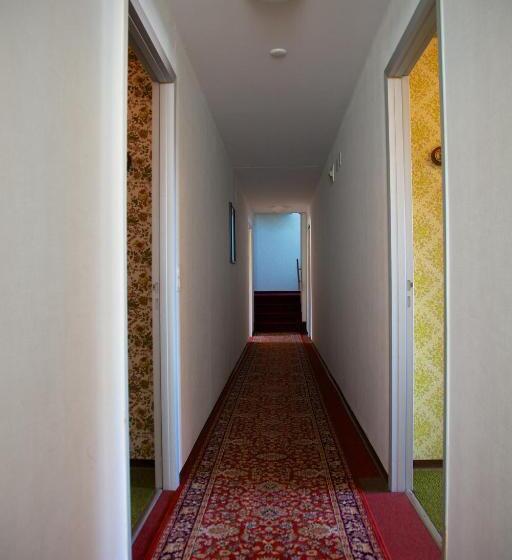 בית מלון כפרי Garni Rösslipost