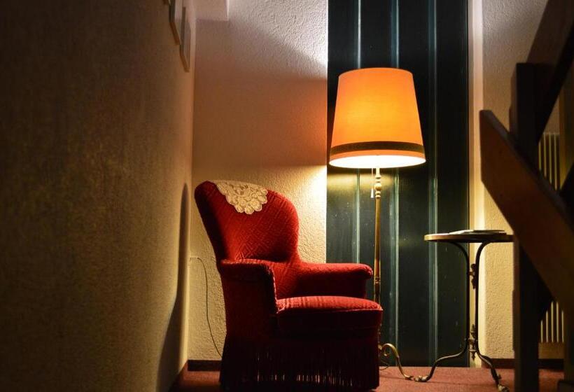 בית מלון כפרי Garni Rösslipost