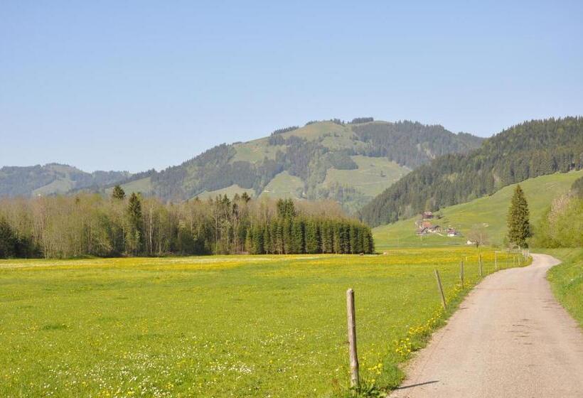 בית מלון כפרי Garni Rösslipost