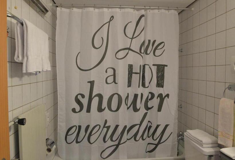 בית מלון כפרי Garni Rösslipost