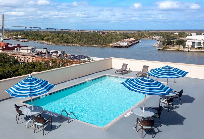 בית מלון כפרי Hampton Inn Savannah Historic District