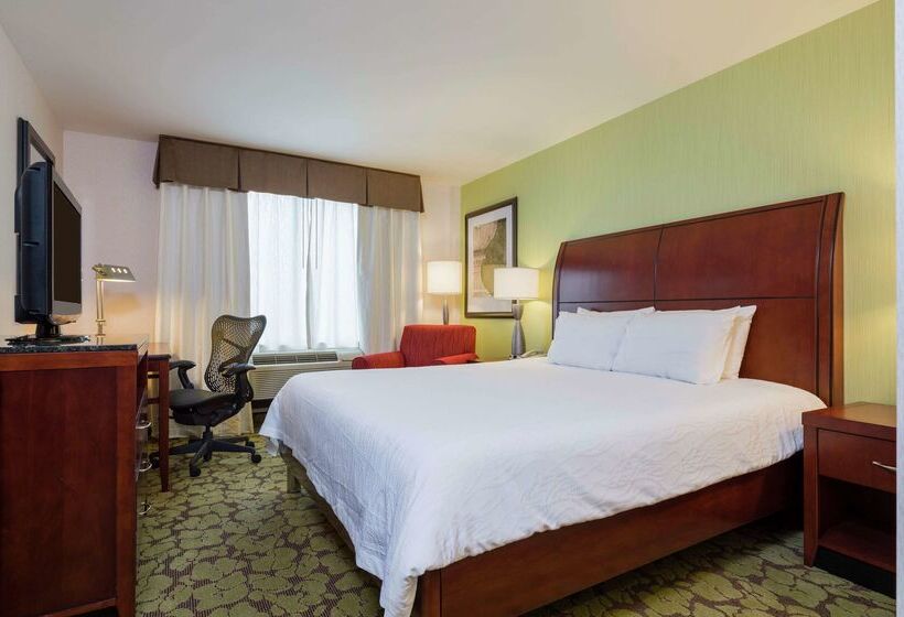 Отель Hilton Garden Inn Queens/jfk Airport