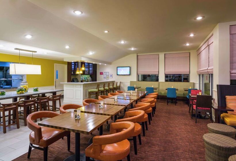 Отель Hilton Garden Inn Queens/jfk Airport