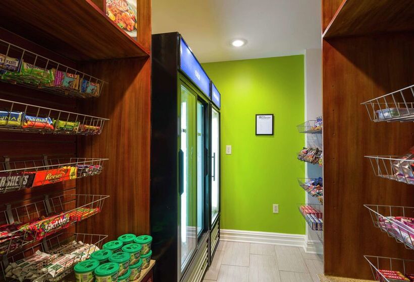 Отель Hilton Garden Inn Queens/jfk Airport