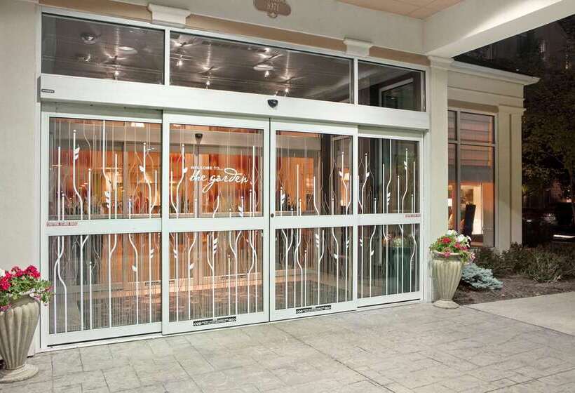 Отель Hilton Garden Inn Queens/jfk Airport