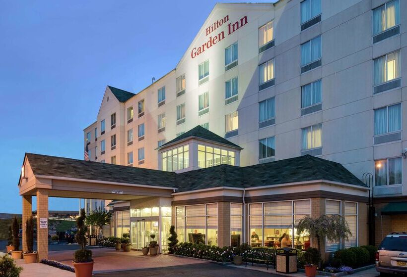 Отель Hilton Garden Inn Queens/jfk Airport