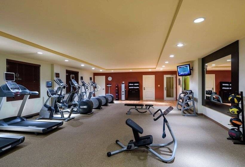 Отель Hilton Garden Inn Queens/jfk Airport