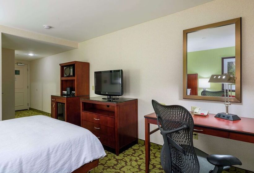 Отель Hilton Garden Inn Queens/jfk Airport