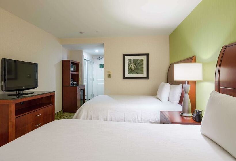 Отель Hilton Garden Inn Queens/jfk Airport