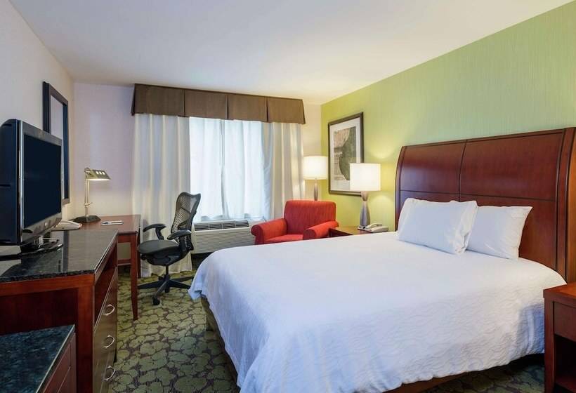 Отель Hilton Garden Inn Queens/jfk Airport