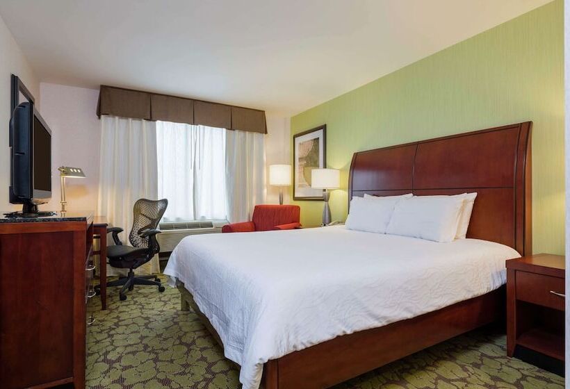 Отель Hilton Garden Inn Queens/jfk Airport