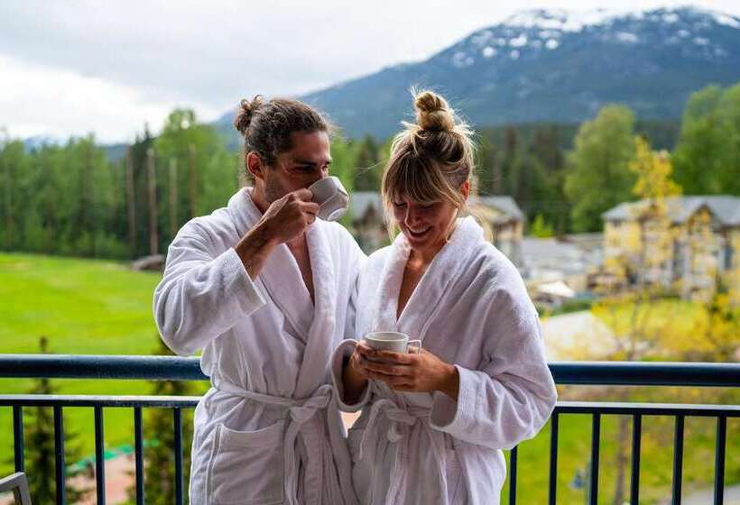 هتل Hilton Whistler Resort & Spa