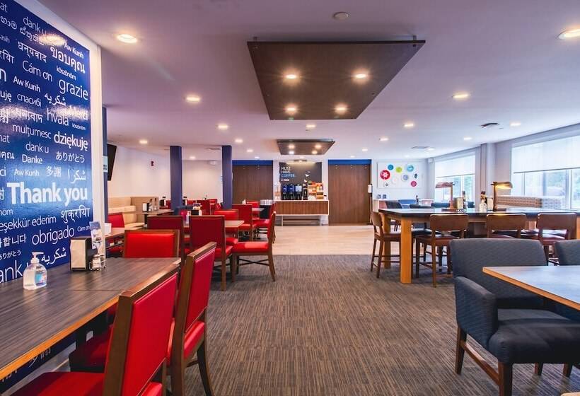 Отель Holiday Inn Express & Suites Lincoln East White Mountains, An Ihg