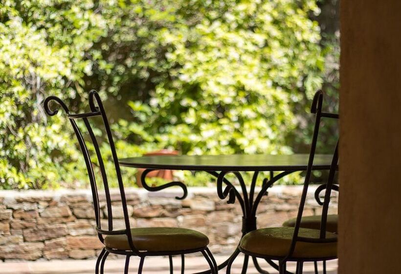 ホテル Hostellerie Du Cigalou   Teritoria