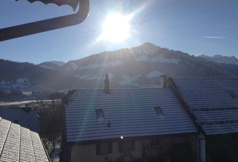 בית מלון כפרי Hôtel Restaurant Le Gruyérien