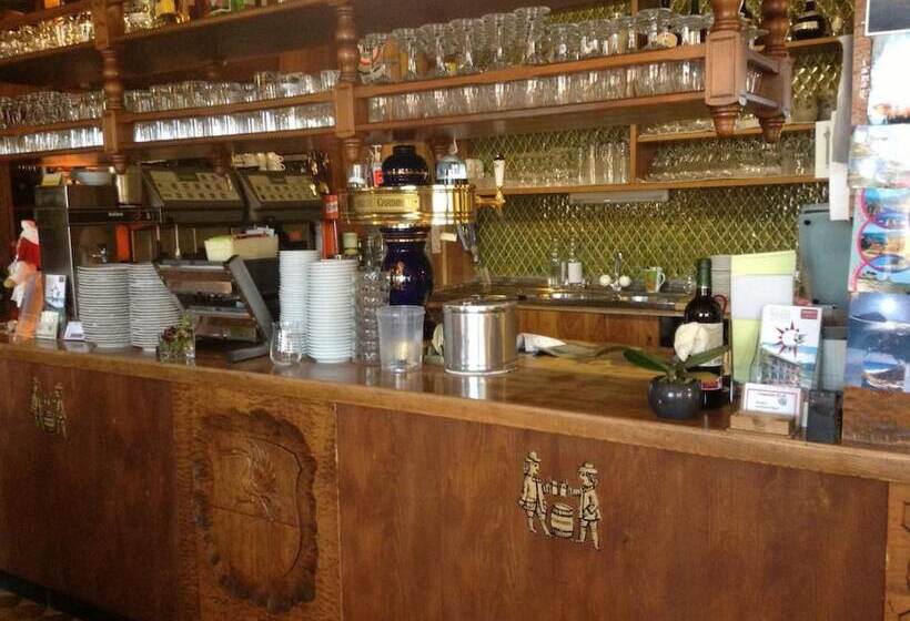 בית מלון כפרי Hôtel Restaurant Le Gruyérien