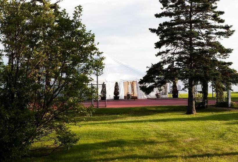 Отель Inverary Resort