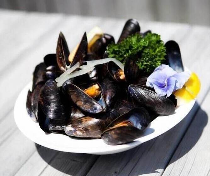 Отель Inverary Resort