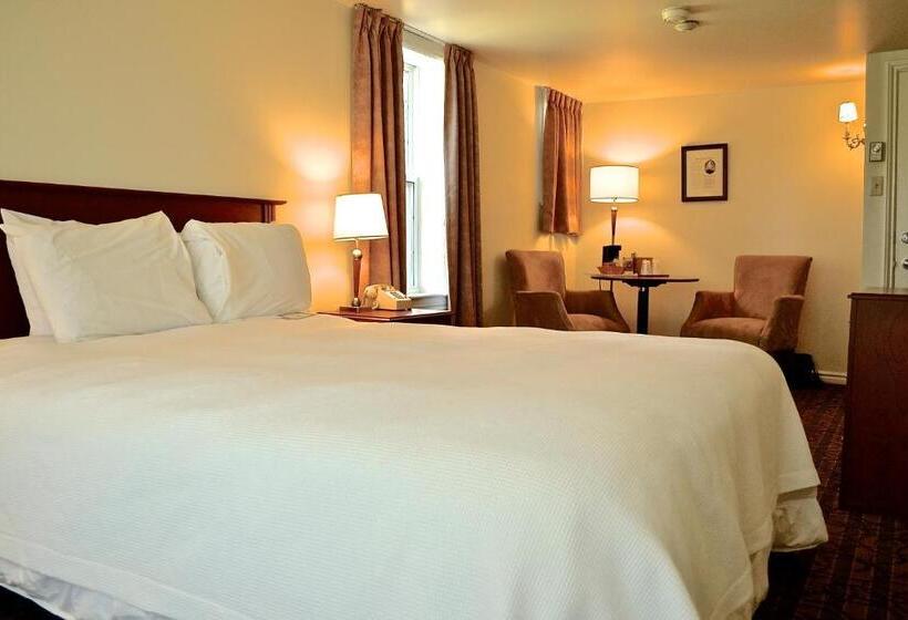 Отель Inverary Resort