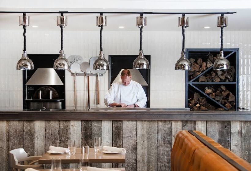 فندق Kananaskis Mountain Lodge, Autograph Collection