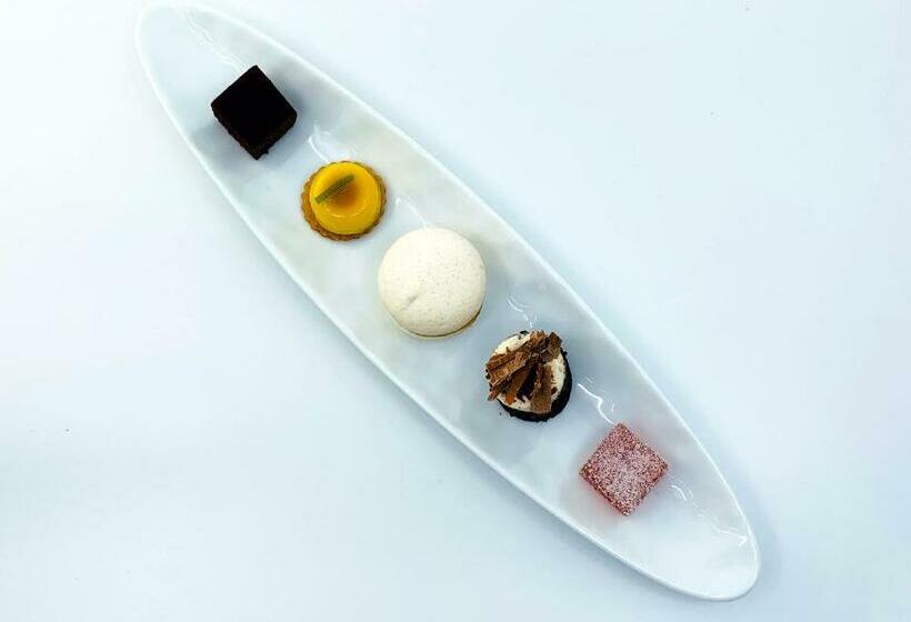 Отель L Ermitage De Bernard Ravet