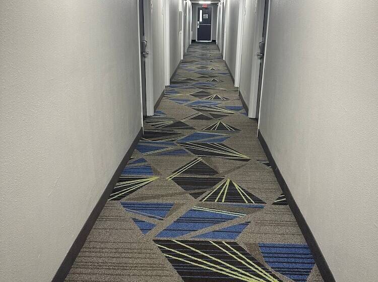 Отель La Quinta Inn By Wyndham Omaha Southwest