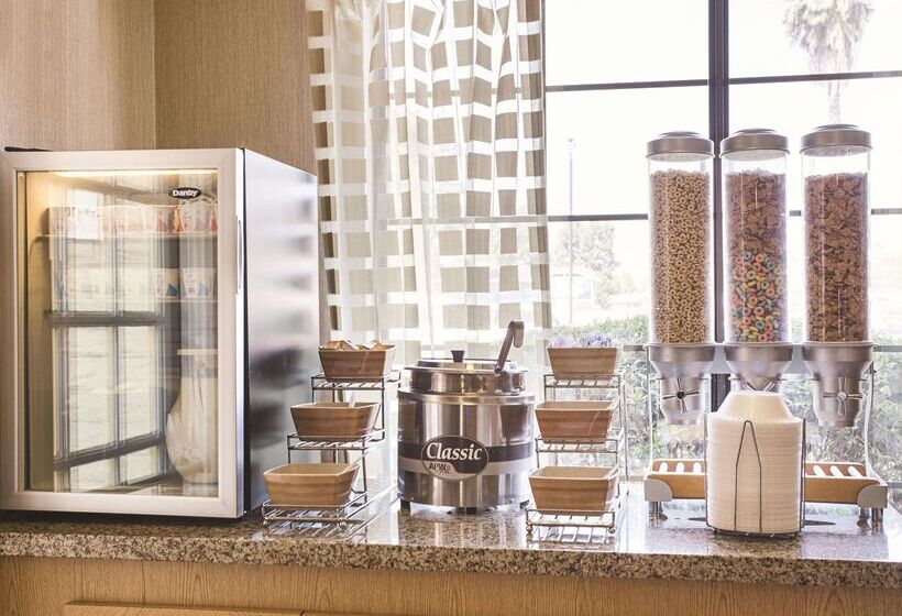 ホテル La Quinta Inn By Wyndham San Diego Chula Vista