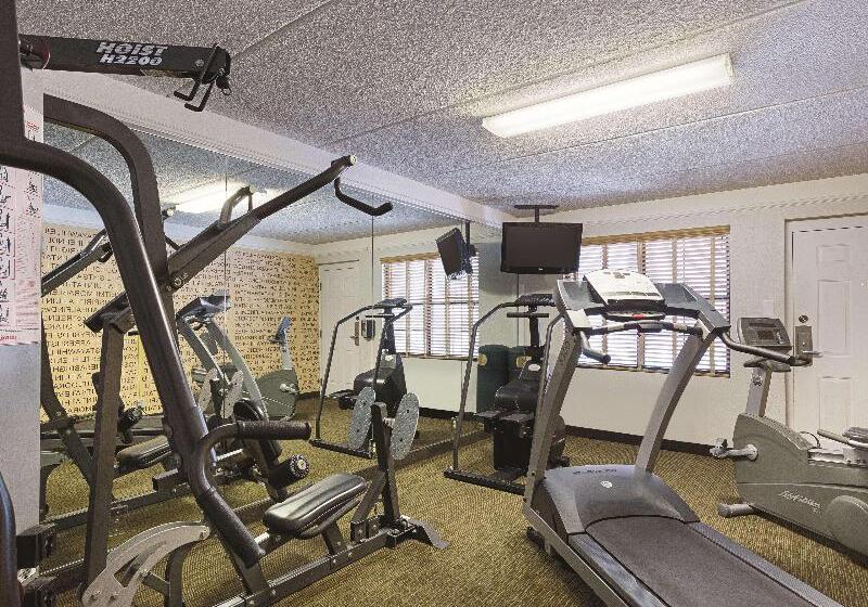 בית מלון כפרי La Quinta Inn By Wyndham San Diego Chula Vista