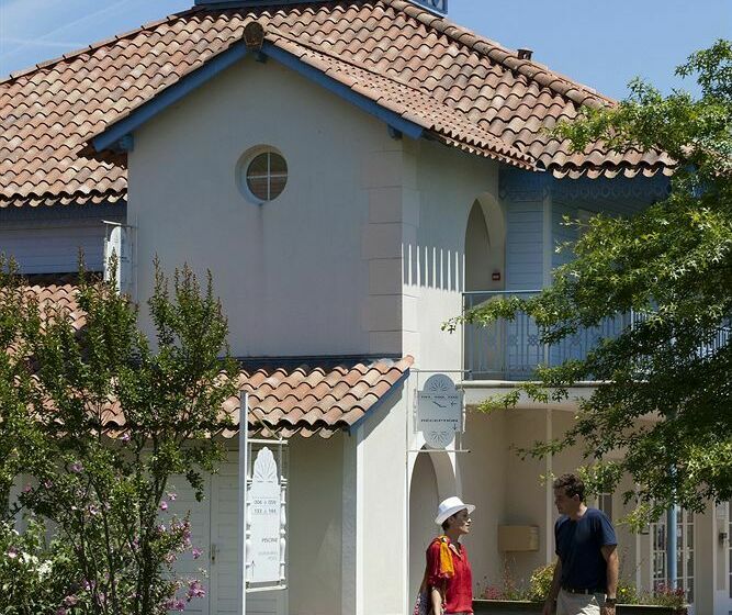 Отель Pierre & Vacances Résidence Le Hameau Du Lac