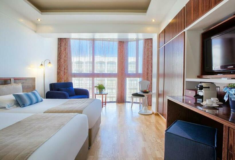 Lordos Beach Hotel & Spa