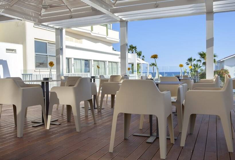 Lordos Beach Hotel & Spa