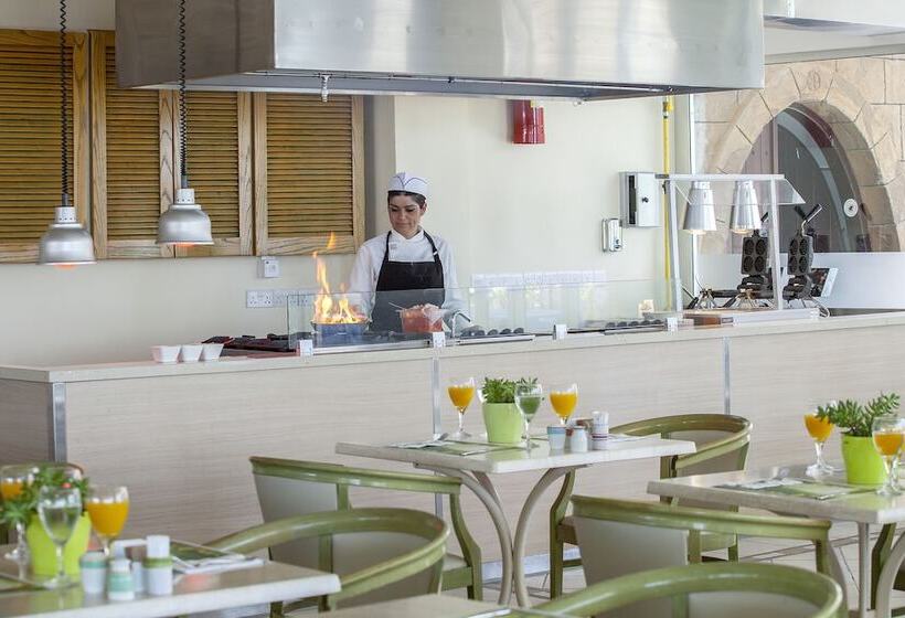 Lordos Beach Hotel & Spa