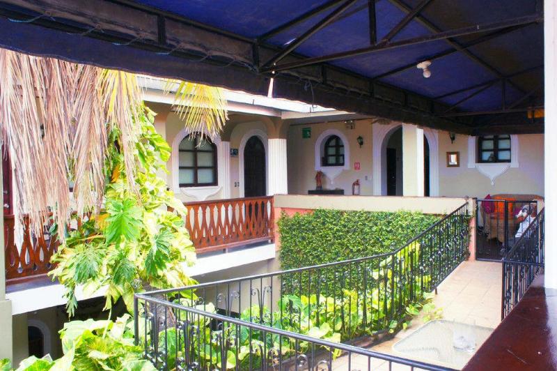 هتل Los Balcones Leon