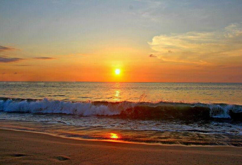 בית מלון כפרי Melasti Beach Resort & Spa Legian