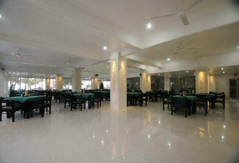 בית מלון כפרי Melasti Beach Resort & Spa Legian