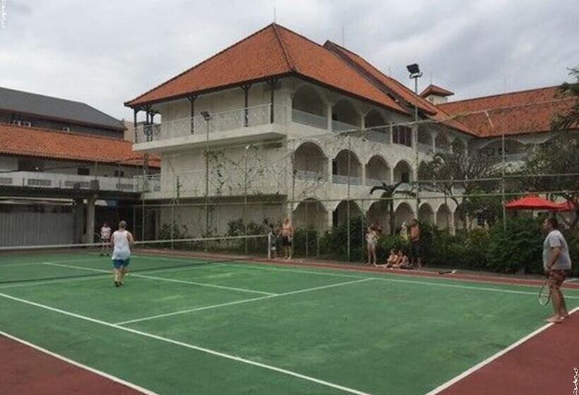 בית מלון כפרי Melasti Beach Resort & Spa Legian