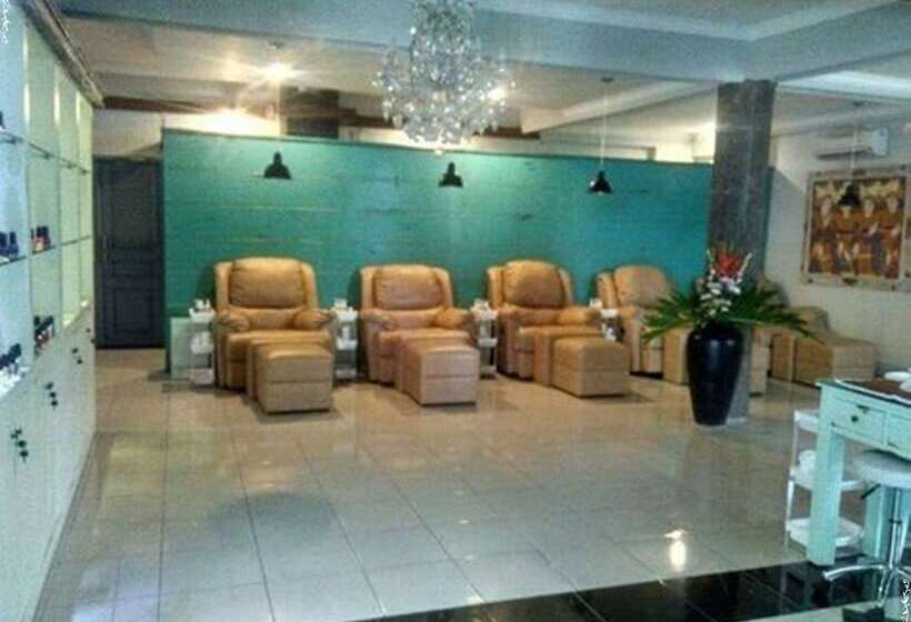 בית מלון כפרי Melasti Beach Resort & Spa Legian