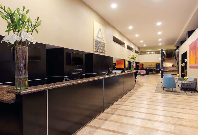 فندق NH Puebla Centro Historico