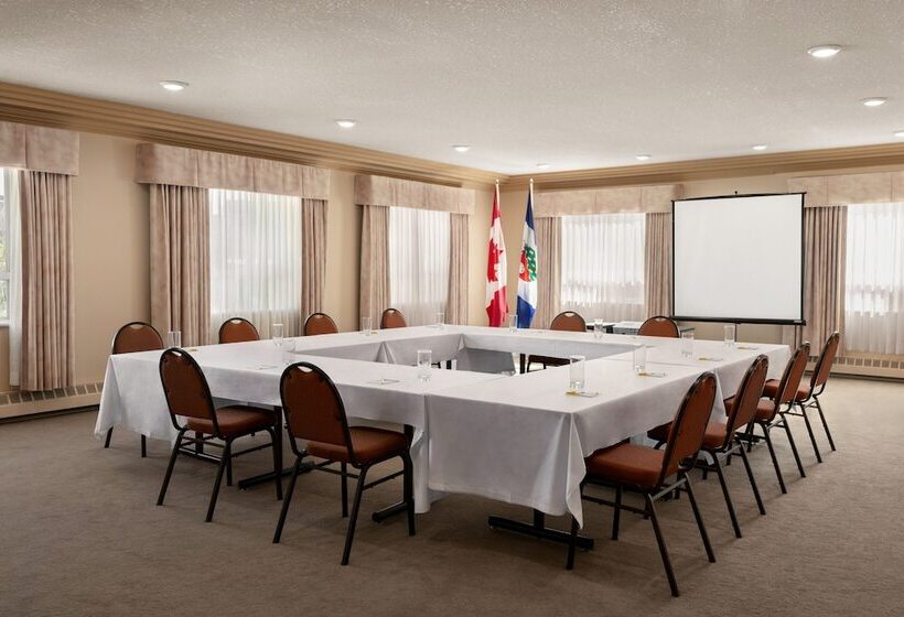 فندق Nova Inn Yellowknife