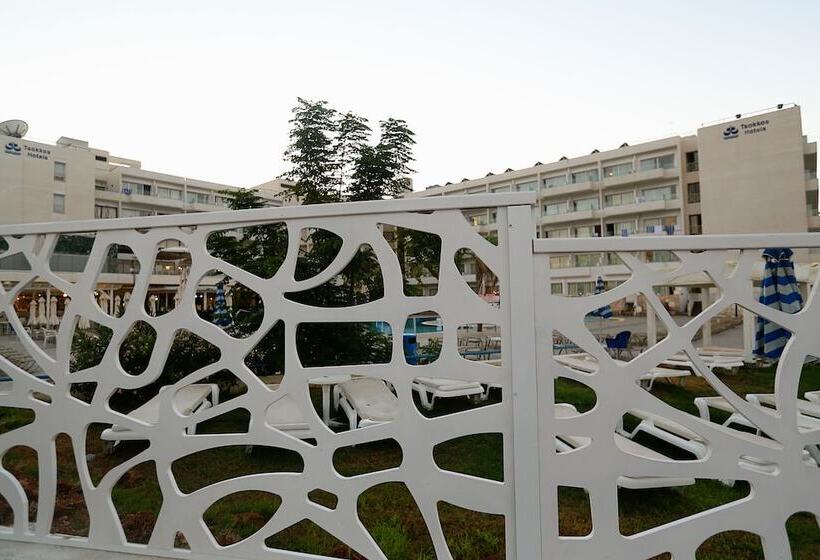 Отель Odessa Beach