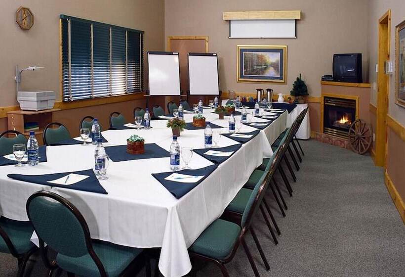 فندق Overlander Mountain Lodge