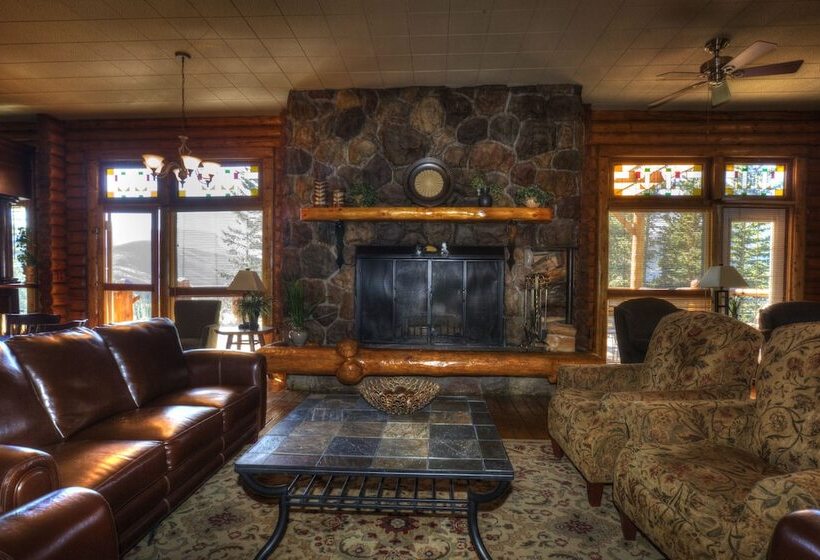 فندق Overlander Mountain Lodge