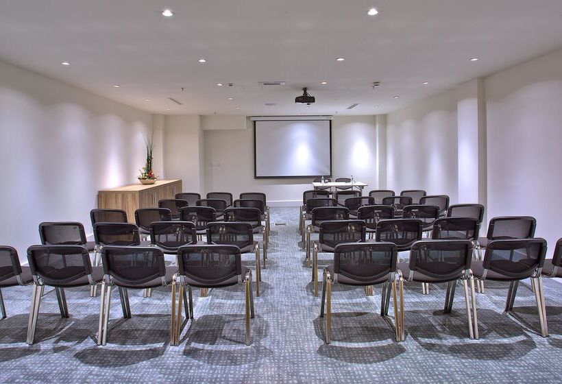 Отель Park Plaza Belvedere Medulin