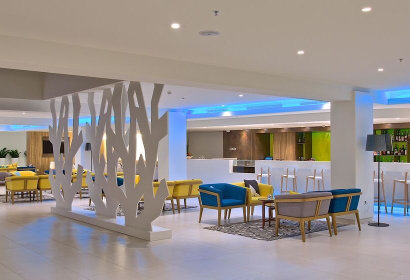 Отель Park Plaza Belvedere Medulin