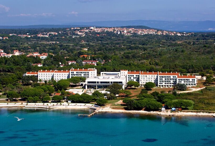 Отель Park Plaza Belvedere Medulin