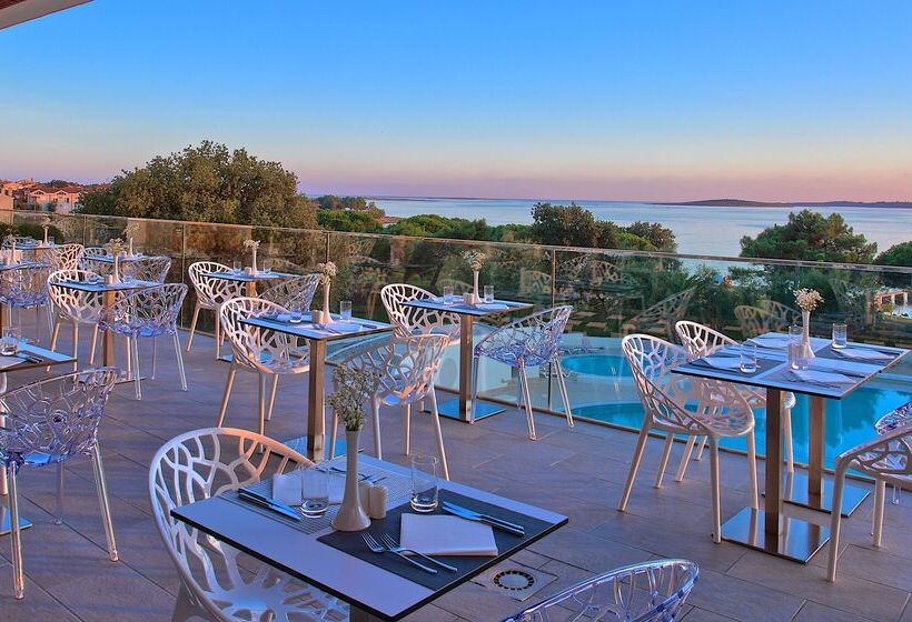 Отель Park Plaza Belvedere Medulin